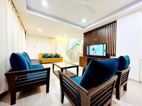 YellowBrick Villa - Near Market /Swimming pool/ AC/ Luxurious